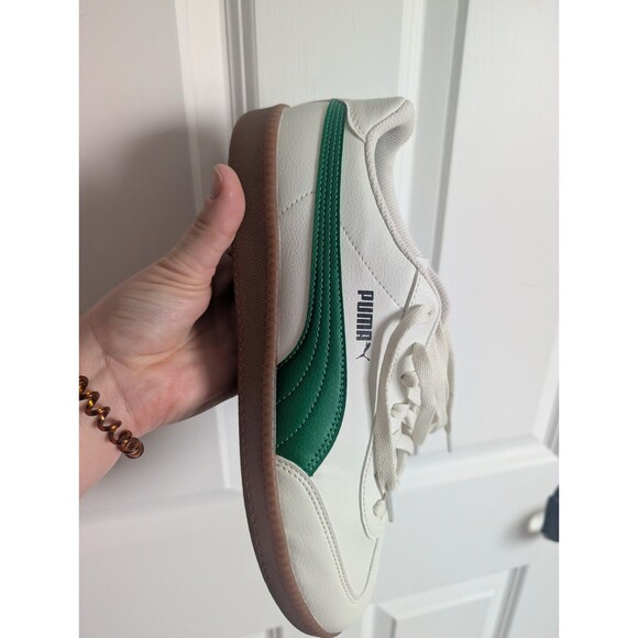 Athletic_Shoes